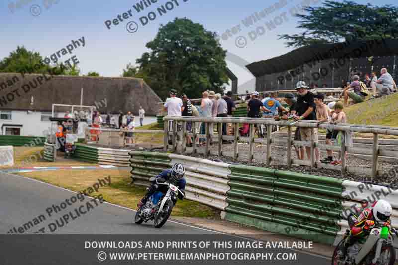 Vintage motorcycle club;eventdigitalimages;mallory park;mallory park trackday photographs;no limits trackdays;peter wileman photography;trackday digital images;trackday photos;vmcc festival 1000 bikes photographs